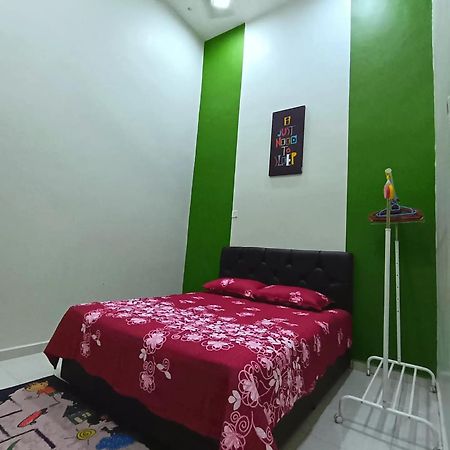 Ebnur Homestay Арау Экстерьер фото
