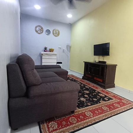 Ebnur Homestay Арау Экстерьер фото