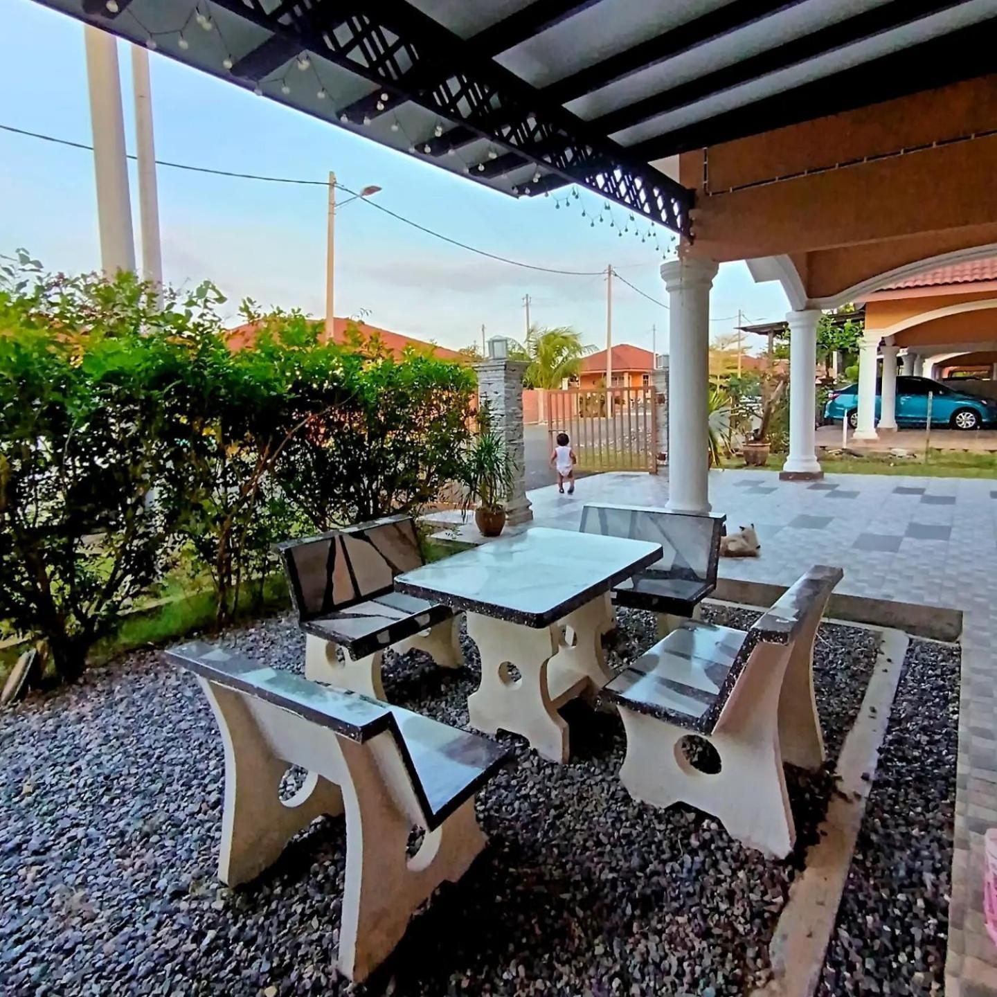Ebnur Homestay Арау Экстерьер фото