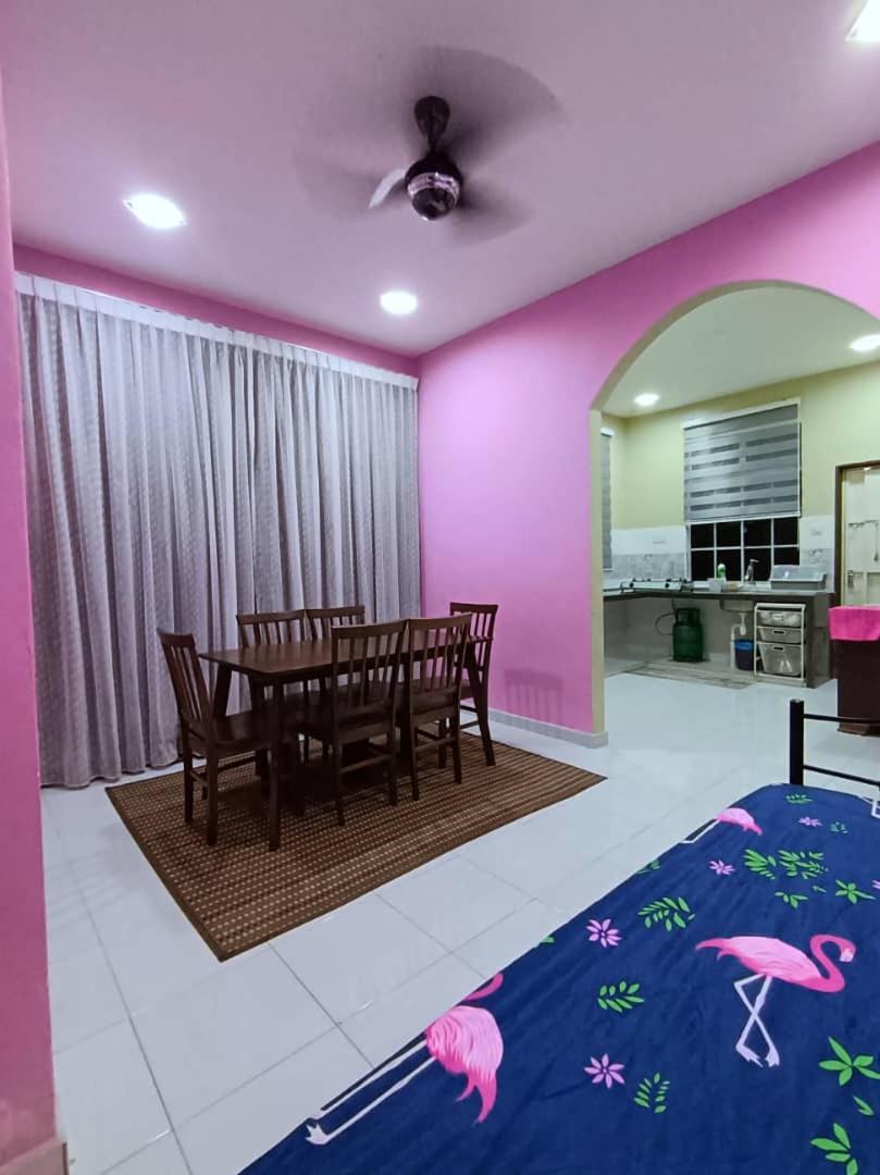 Ebnur Homestay Арау Экстерьер фото